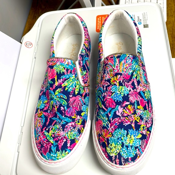 Lily Pulitzer slip on sneakers great condition as seen in picture size 8 - Picture 1 of 4